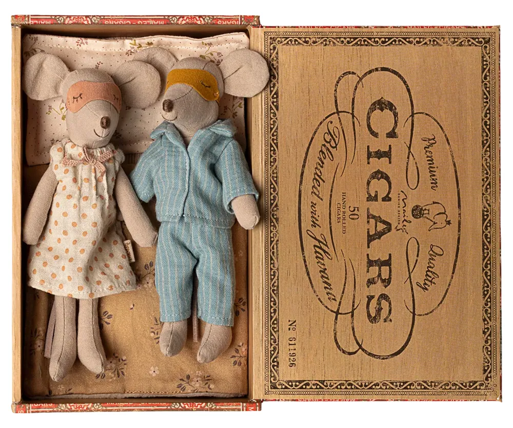 Maileg Mama und Papa Maus in Zigarrenkiste