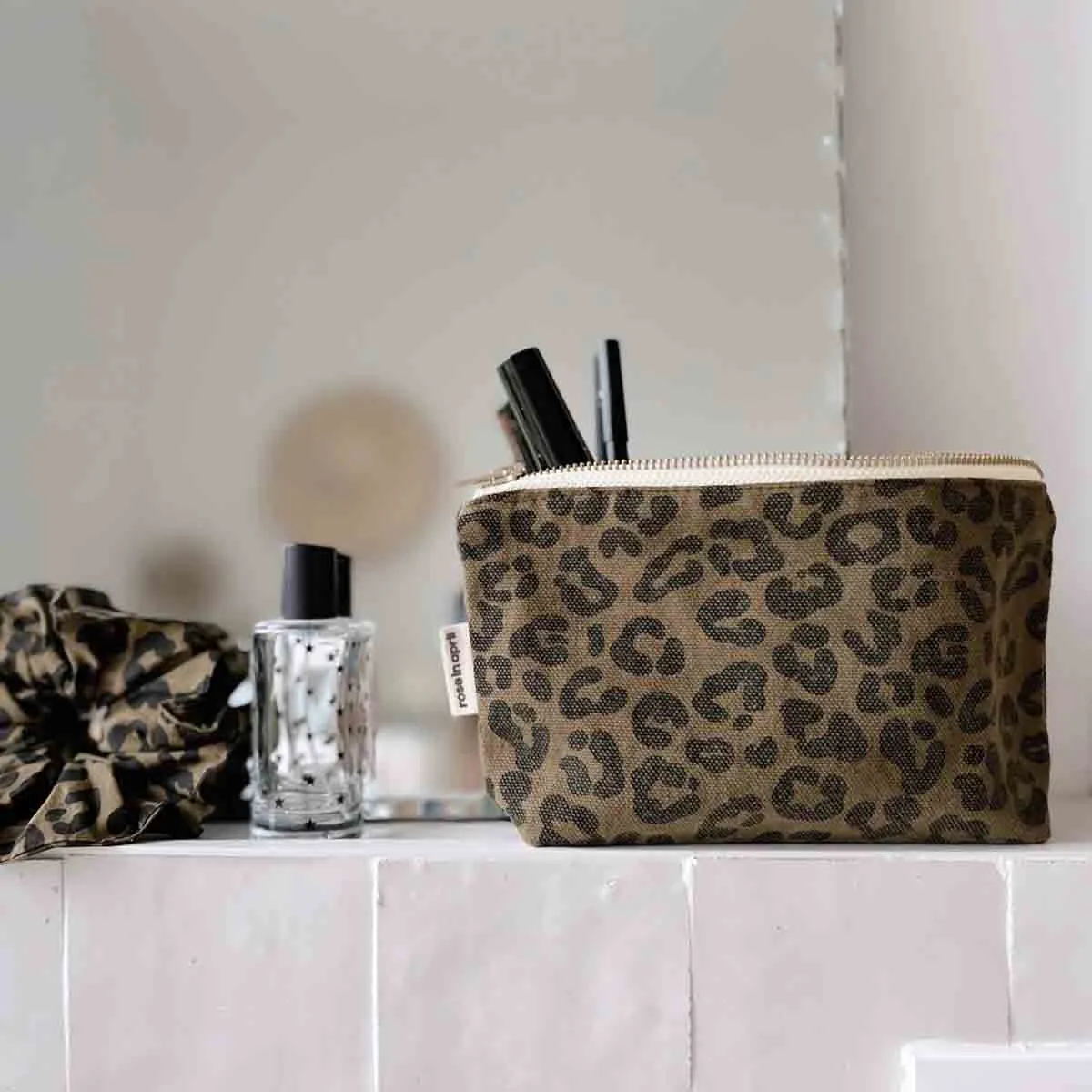 Kosmetiktasche SOPHIA Graou Olive – Leo Schminktasche & Baby Kulturbeutel aus Baumwolle