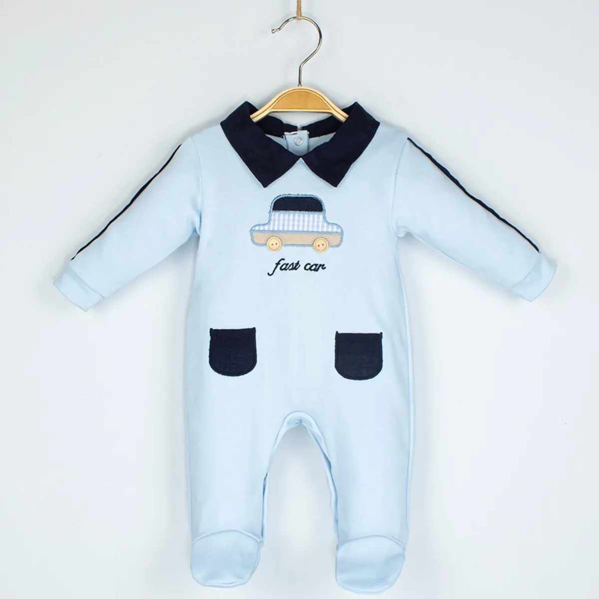 Baby Jungen Strampler mit Fast Car-Stickerei