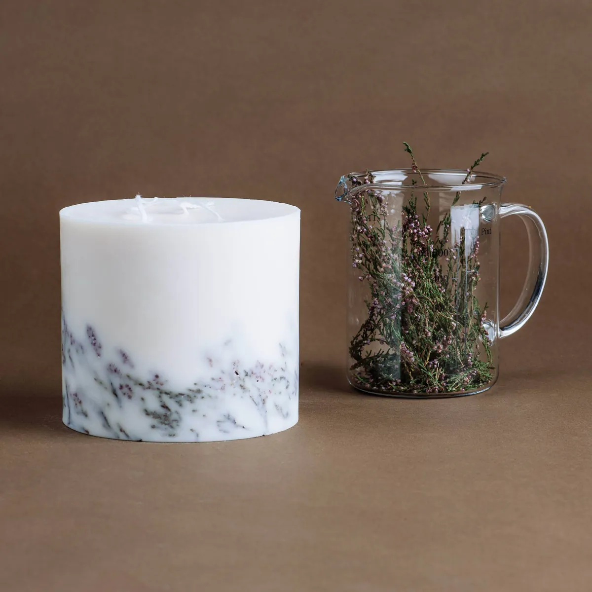 the Munio Sojawachs Stumpenkerze gross mit 3 Dochte - Heather