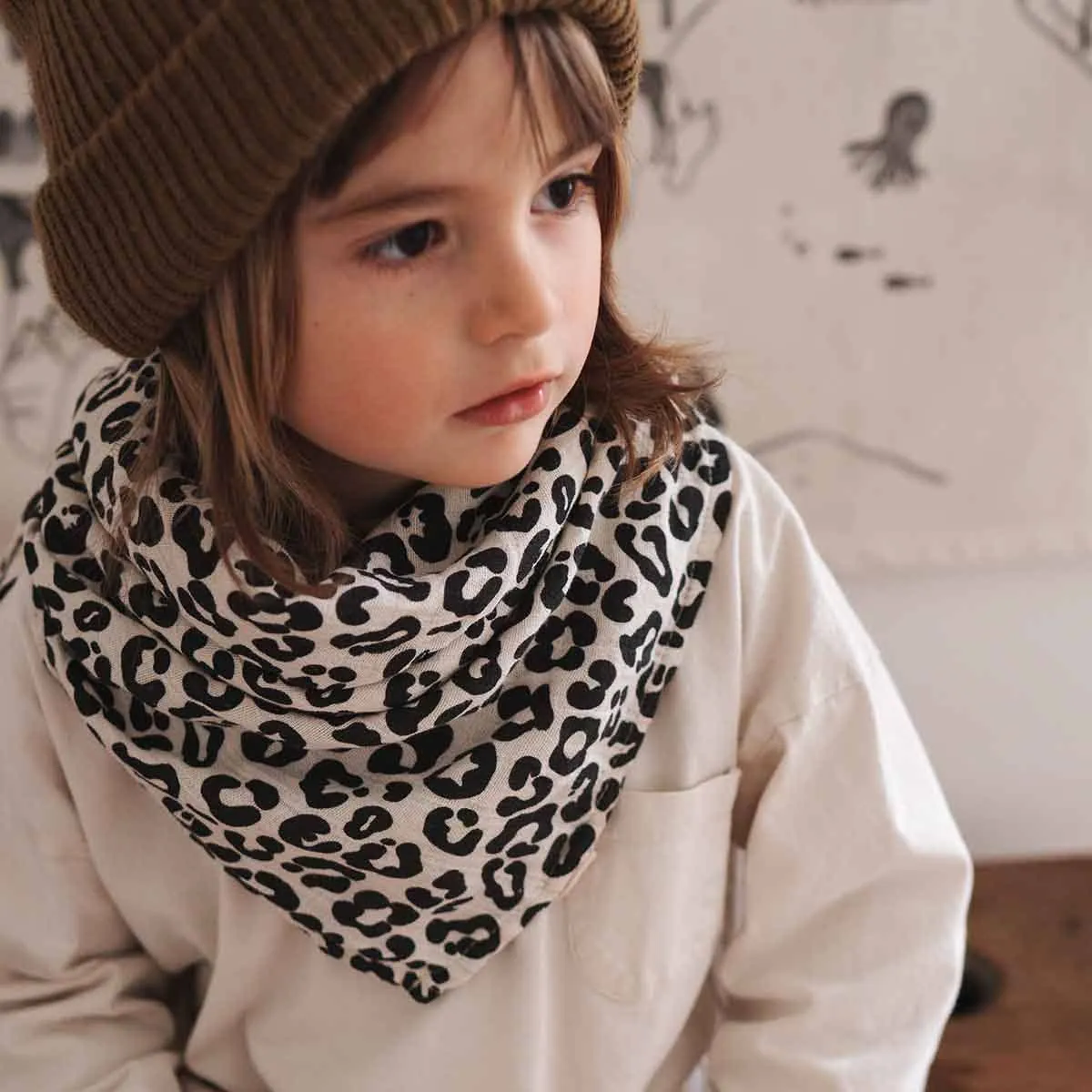 BIANCA Mulltuch mit Leopardenmuster in Greige – Baby Musselin Decke aus Baumwolle