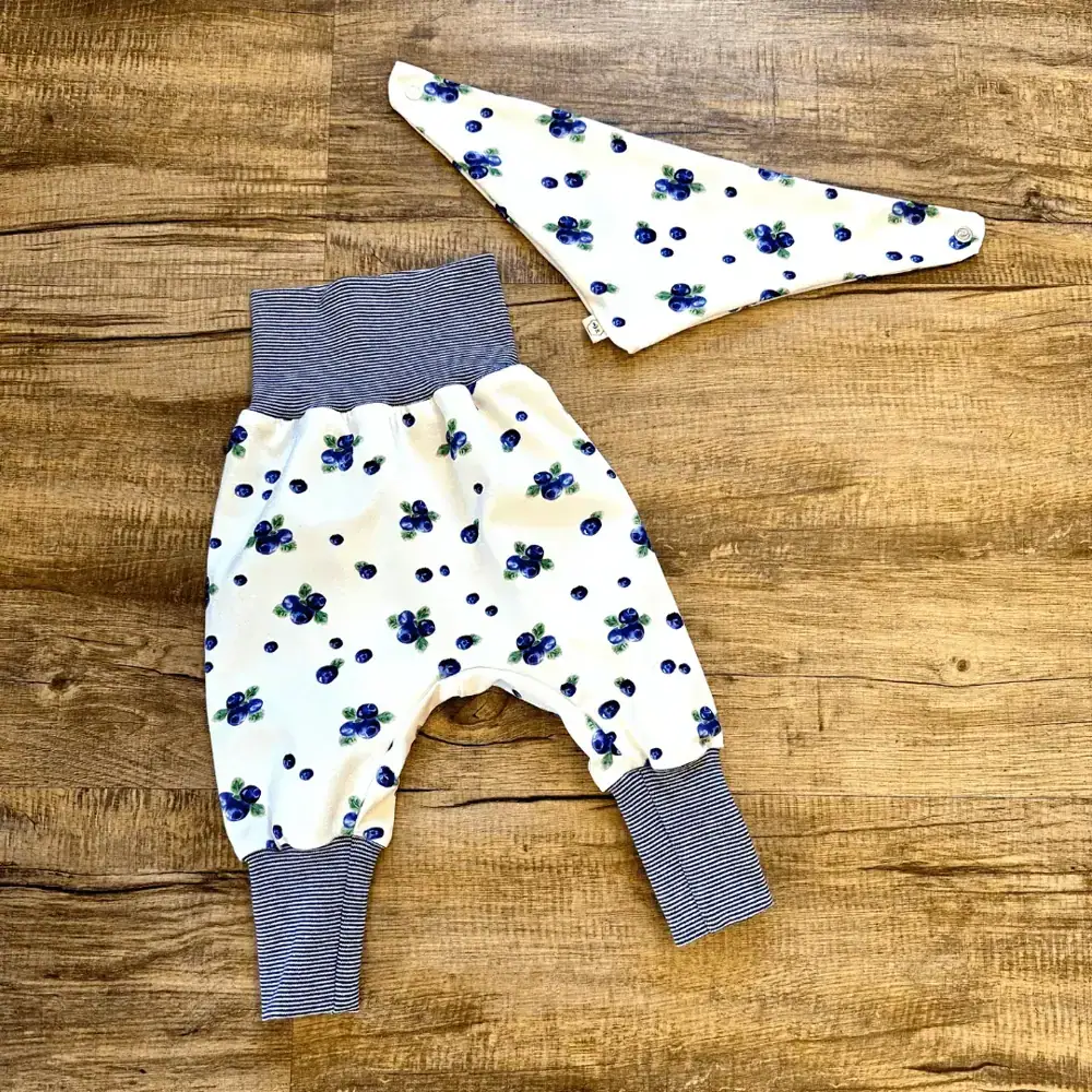Newborn Set Gr. 62/68 Pumphose Blueberry