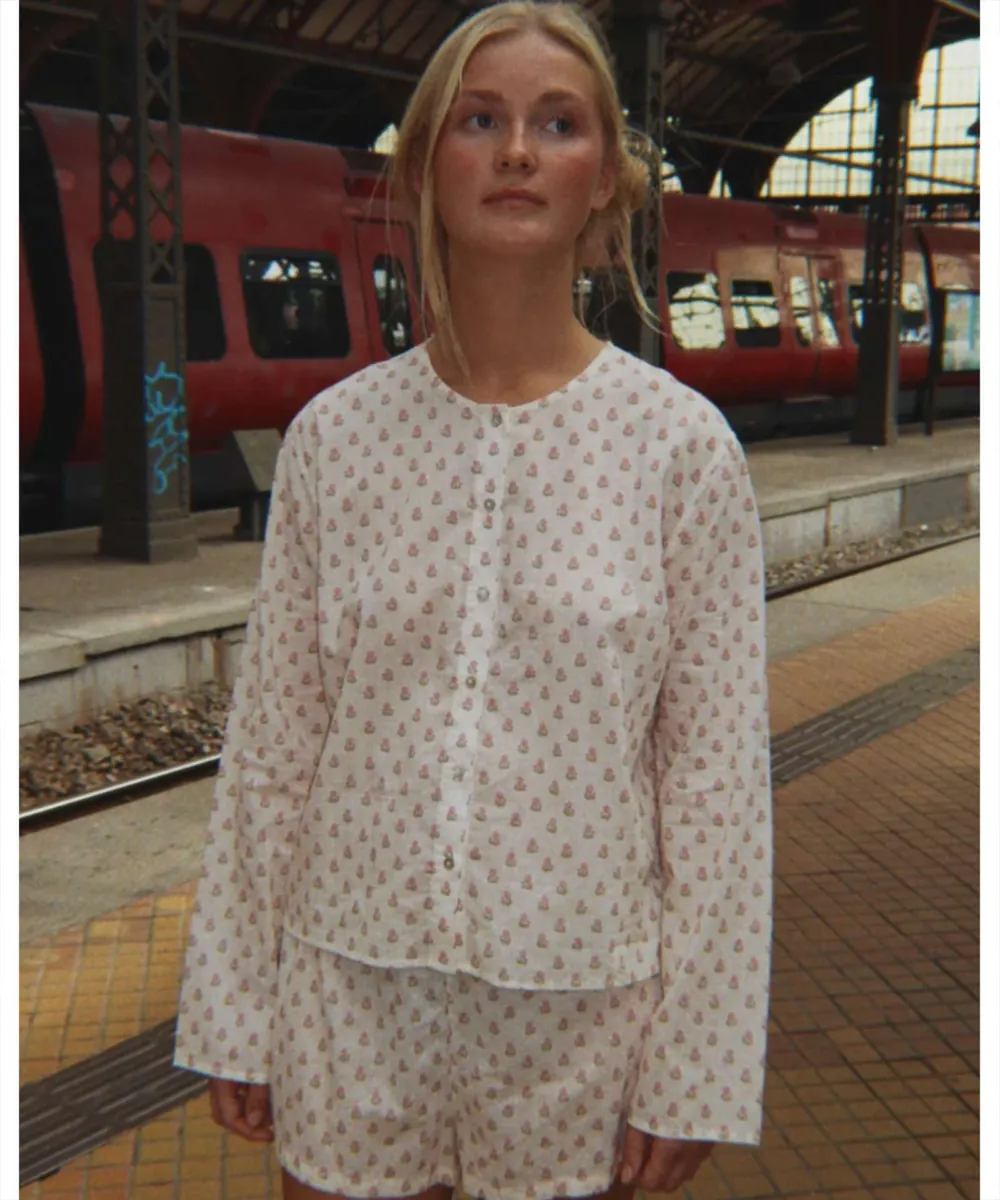 Konges Sløjd • Pacey Mommy Shirt Gots carta fiori