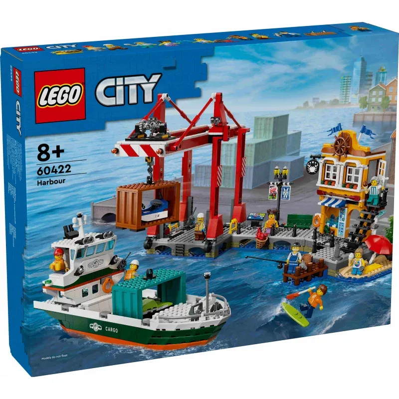 Hafen mit Frachtschiff