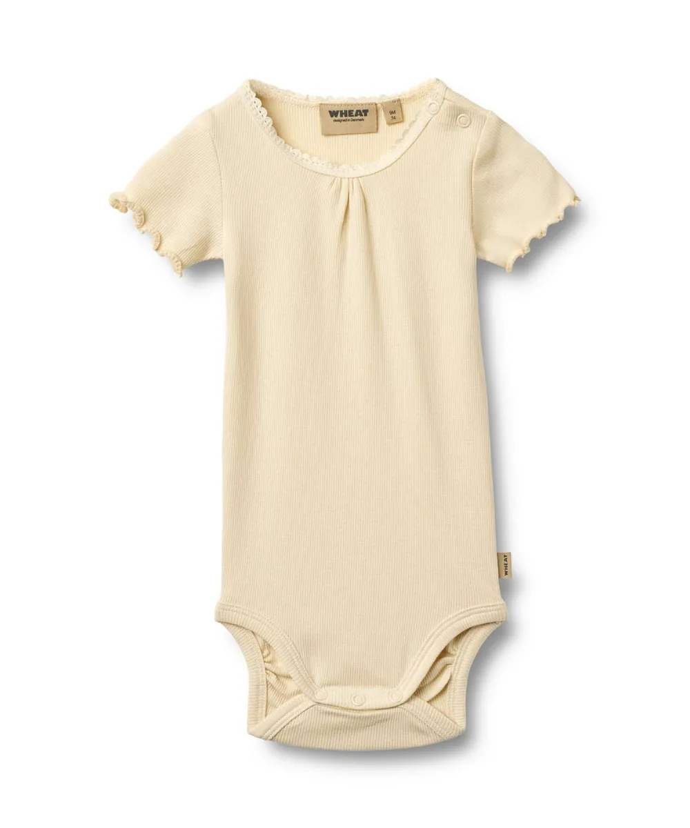 Wheat • Edna Kurzarm Rib Body barely apricot
