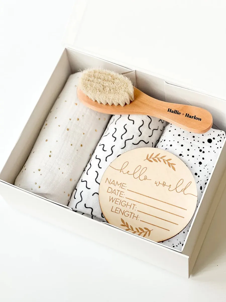 Neugeborenen-Geschenkbox "Mono"