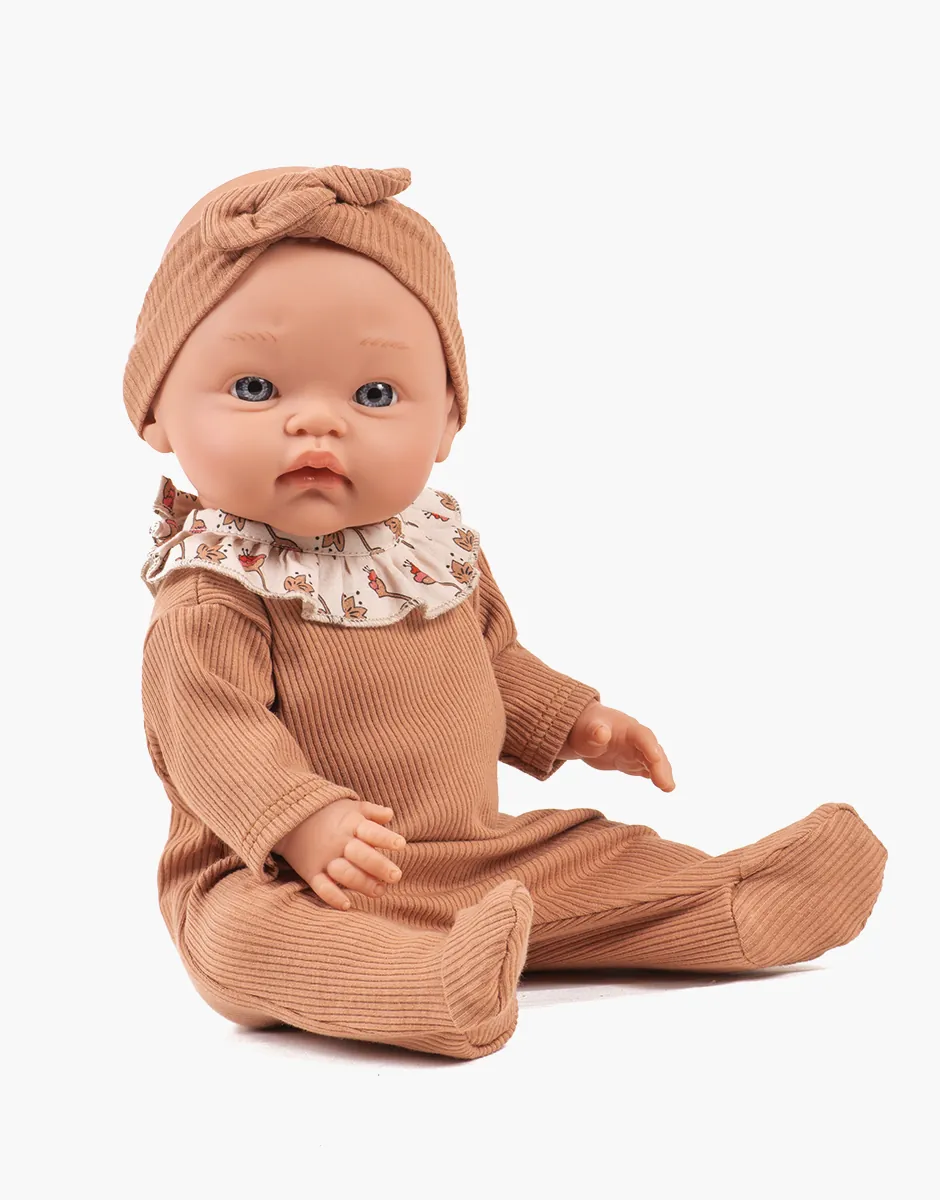 Minikane Puppe "Iris" 36 cm mit Schlafanzug | Stirnband