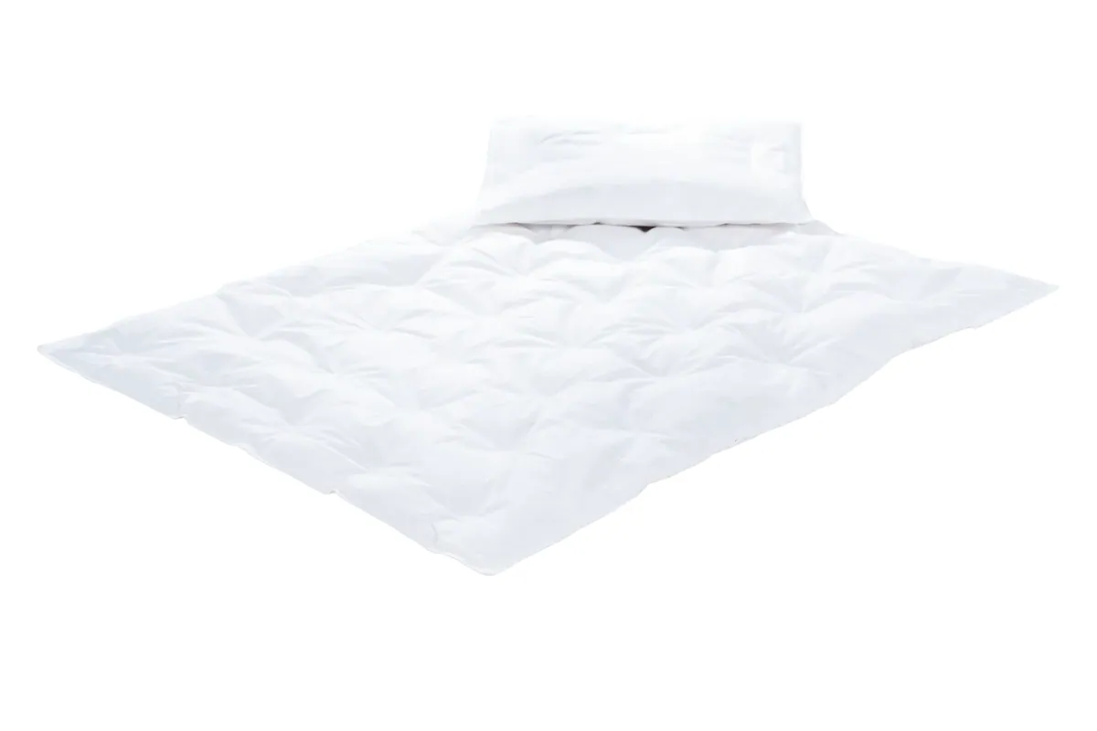 Träumeland Decke + Kissen DAUNENTRAUM 100 x 135 / 40 x 60 cm